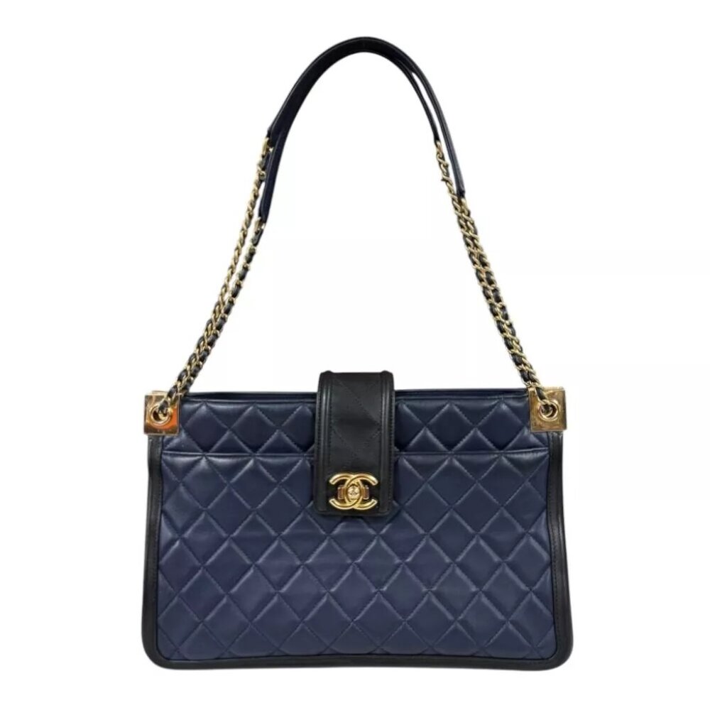CHANEL Shoulder Bag lambskin Chain Boy chanel